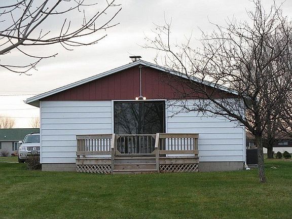 3rd image of N8967 Lakeshore Dr