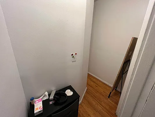 Rented by KNOCKKNOCK LLC | media 15