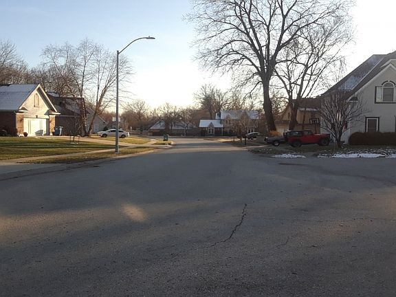 5th image of 800 White Oak Ln