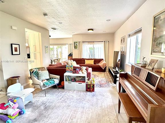 4th image of 396 NE 33rd Ter