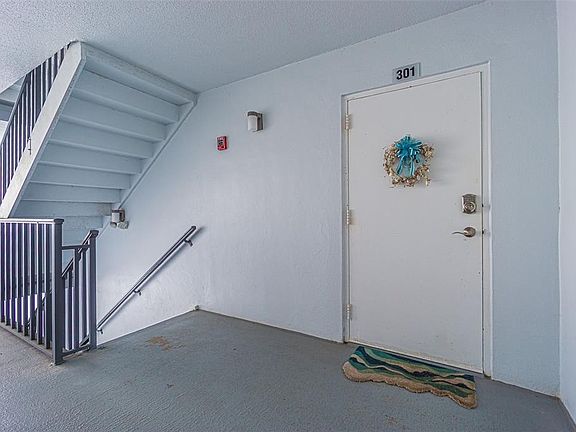 3rd image of 7 Elgin Pl APT 301