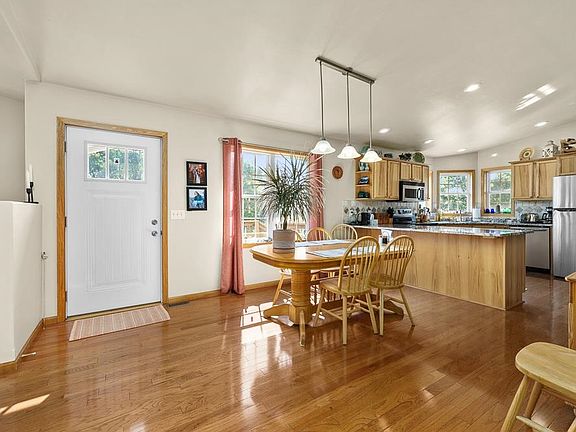 5th image of 3801 13th St NE