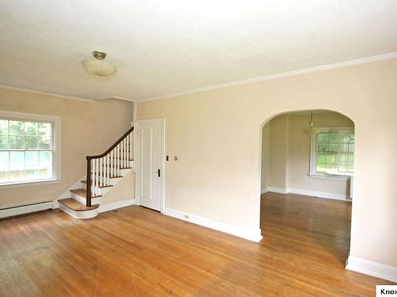 3rd image of 1111 E Vine St