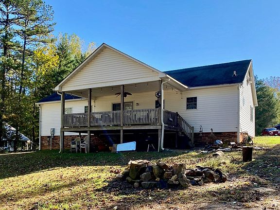 3rd image of 211 Boswell Ct