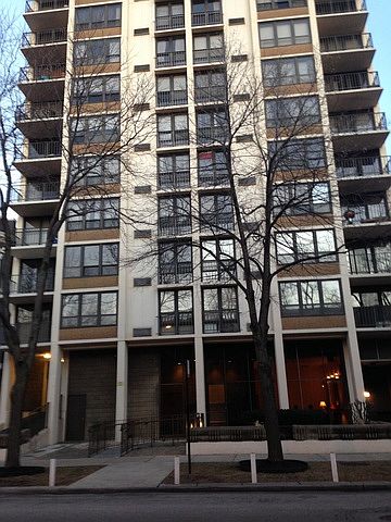 1st image of 5471 S Hyde Park Blvd APT 3A