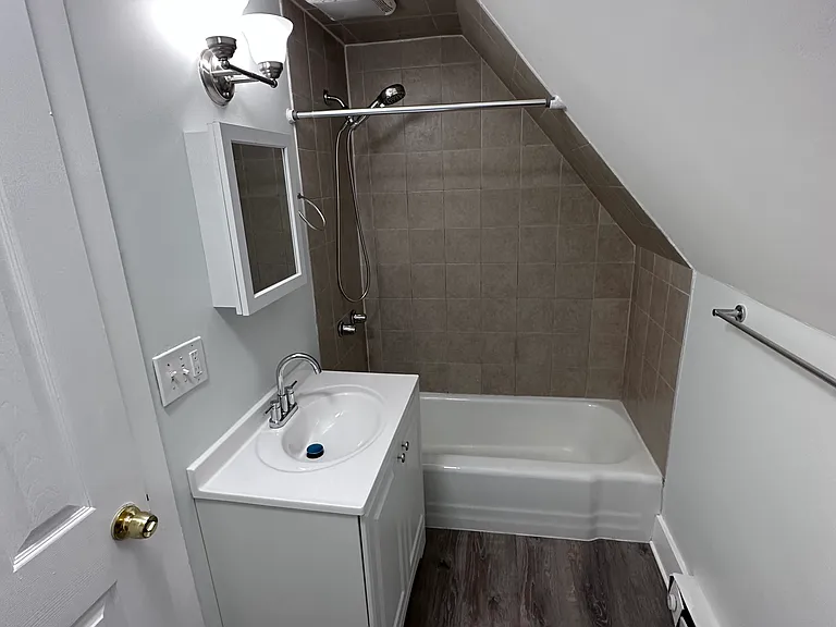 111 Laurel Hill Ave #3 — Photo 6