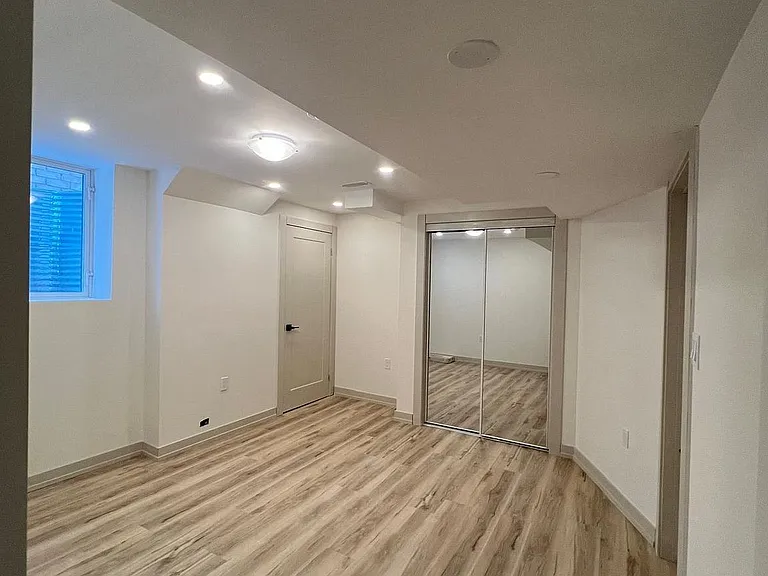 1042 Kingpeak Cres — Photo 14