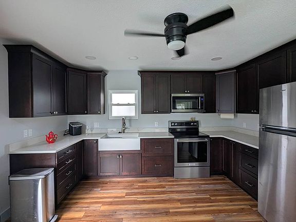 3rd image of 50 Sunset Dr