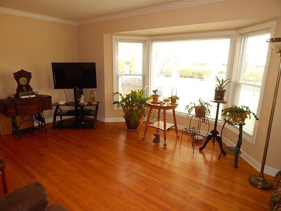 5th image of 4052 Gremley Ave