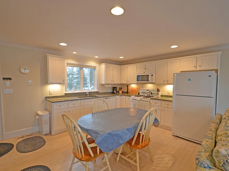 722 Kings Hwy — Photo 3