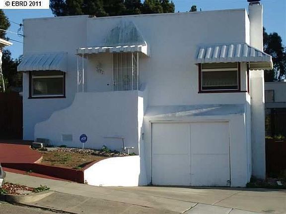 2nd image of 2982 Barrett St