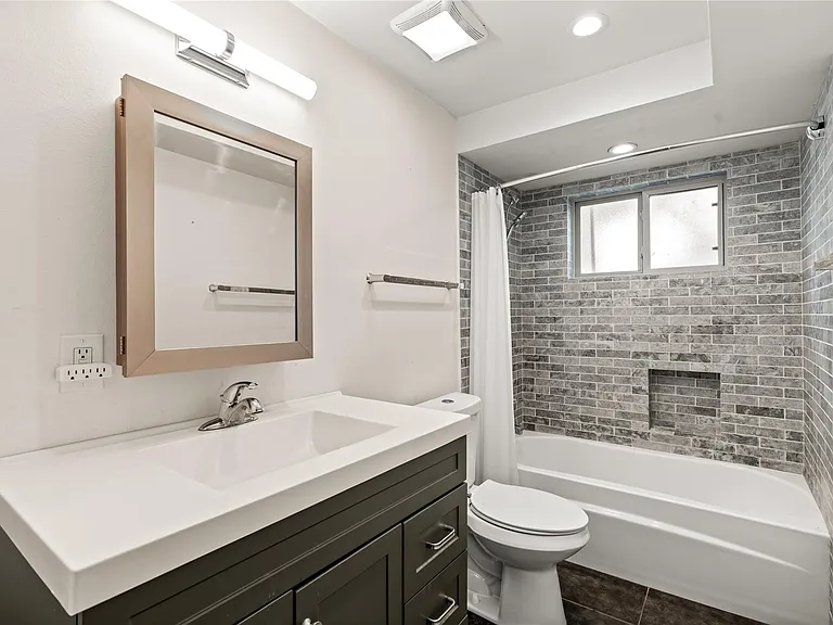 1963 Lexington St #2 — Photo 12