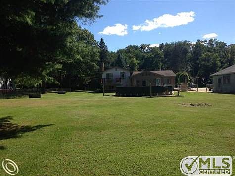 Backyard of E Wise.JPG