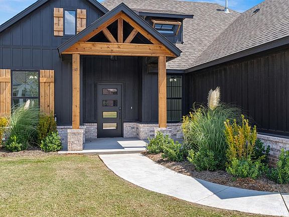 2nd image of 3308 Sagebrush Pl
