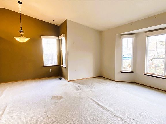 3rd image of 9510 53rd Avenue NE