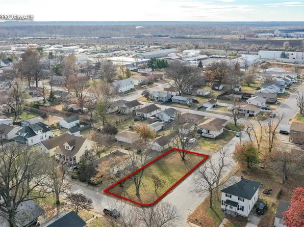 752 Rice St, Wood River, IL 62095