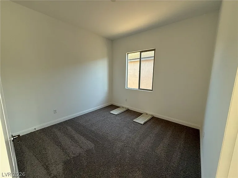 162 Sun Glaze Ave — Photo 6