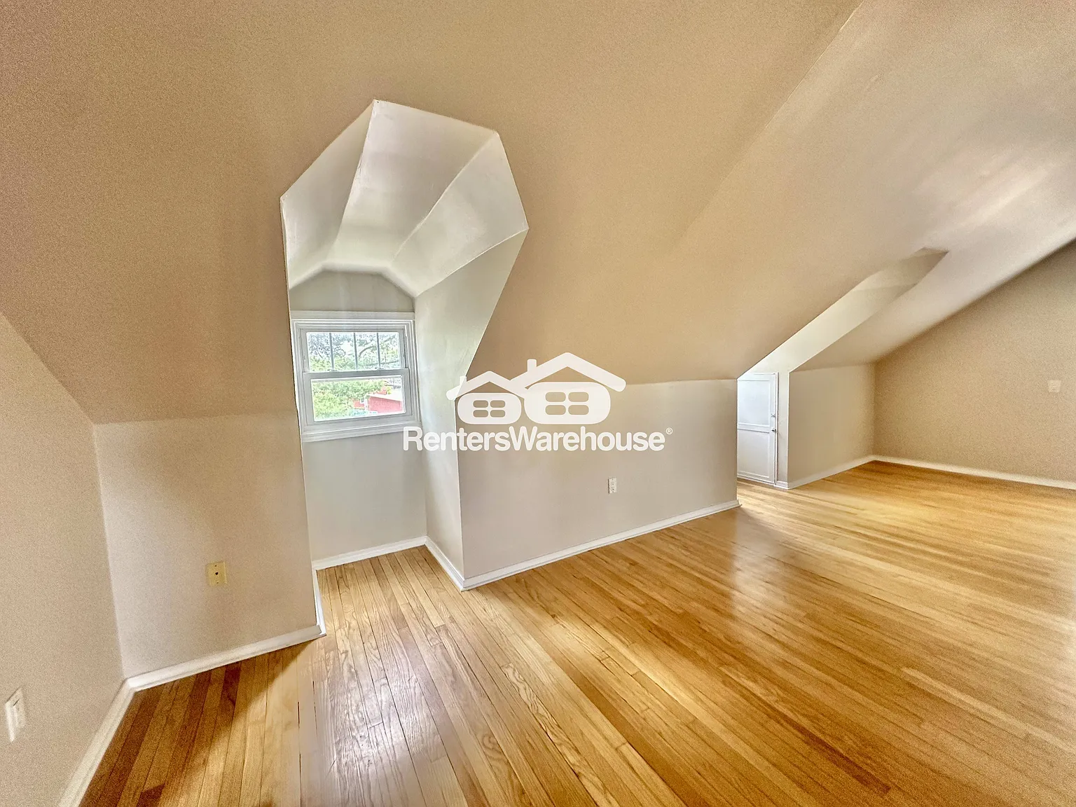 One Bedroom Apartment — Photo 4
