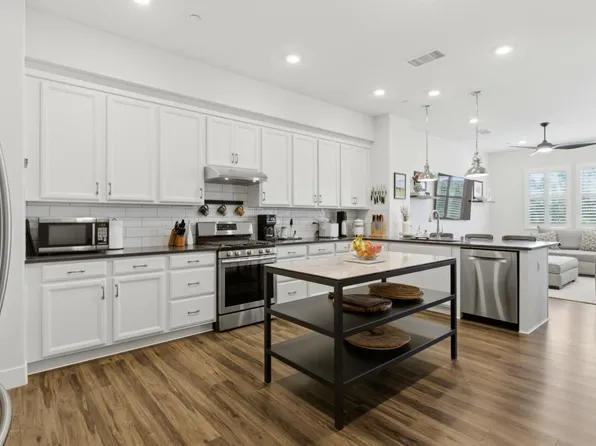 1000 Berryessa Ln APT 224, Davis, CA 95616