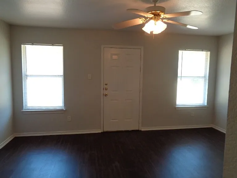 13649-13651 Biggs St — Photo 27