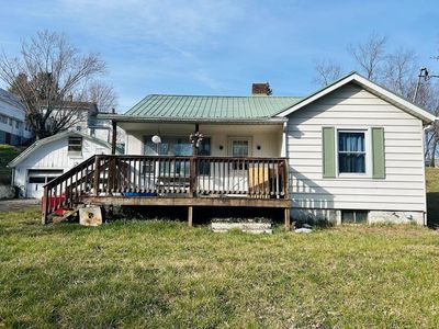 231 Grove St, Max Meadows, VA, 24360