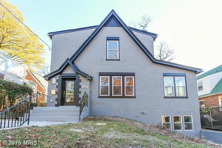3107 W St SE photo 1