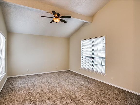 3rd image of 6937 Loma Vista Dr