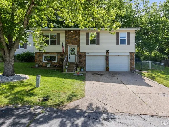 4588 Towne Hall Dr, Arnold, MO 63010
