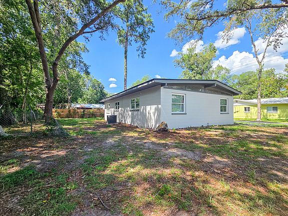 3rd image of 3702 NW 22nd Pl