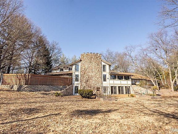 2nd image of 10 Phillips Ln