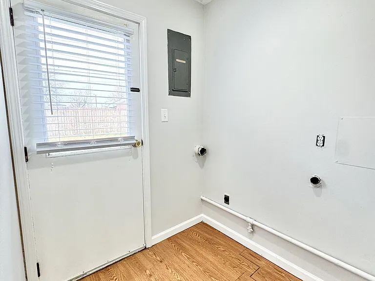 727 Kentucky Pkwy — Photo 6