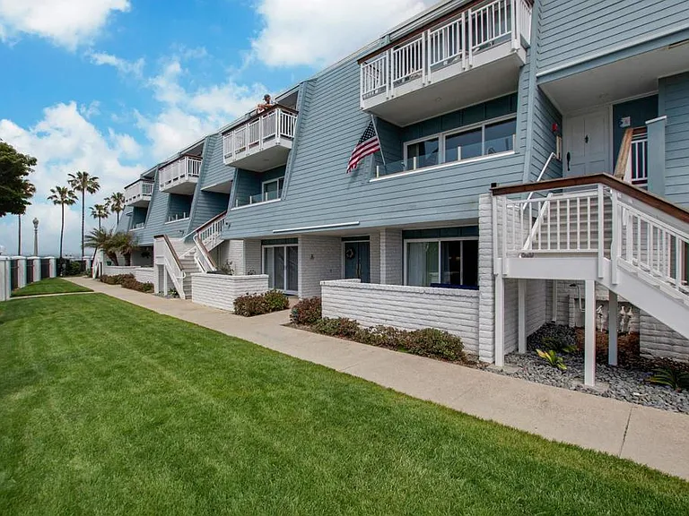 5 Montego Ct — Photo 29