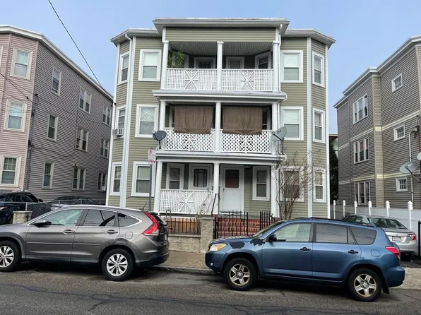 129-131 Fuller St, Dorchester Center, MA 02124