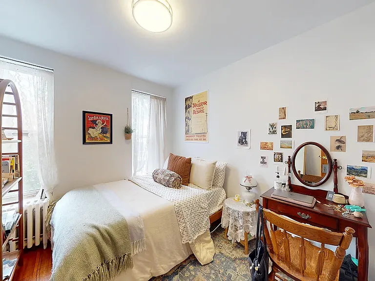 520 E 11th St #16 — Photo 2