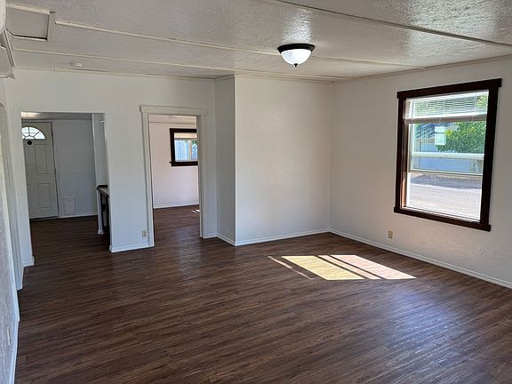 3rd image of 1606 Ash Ave