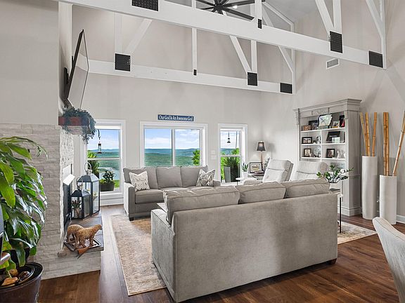 2nd image of 306 Rocky Point Cir