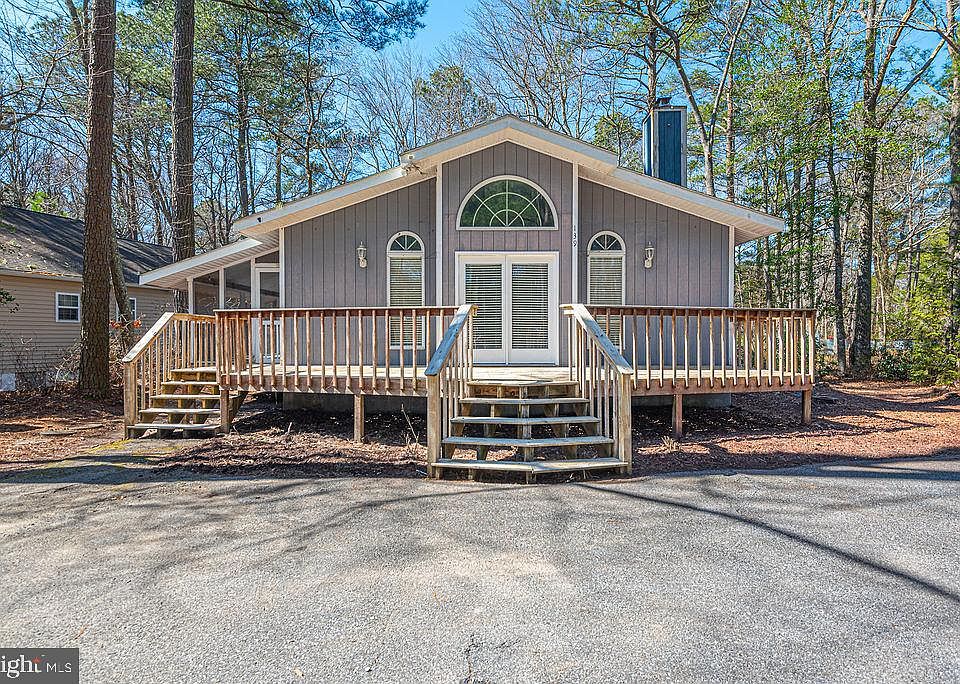1st image of 139 Camelot Cir