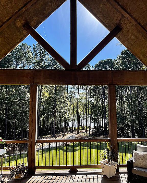 2nd image of 1020 Forest Hts