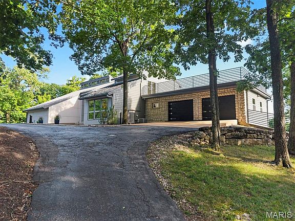 2nd image of 47 Rockwood Forest Hl