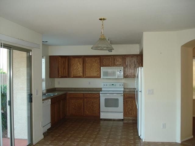 2nd image of 28037 N VIA DONNA Road