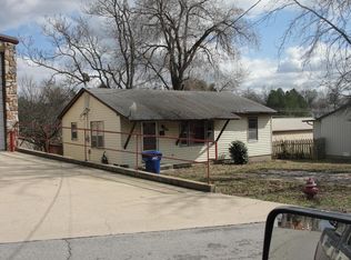 700 S 1st St, Houston, MO 65483