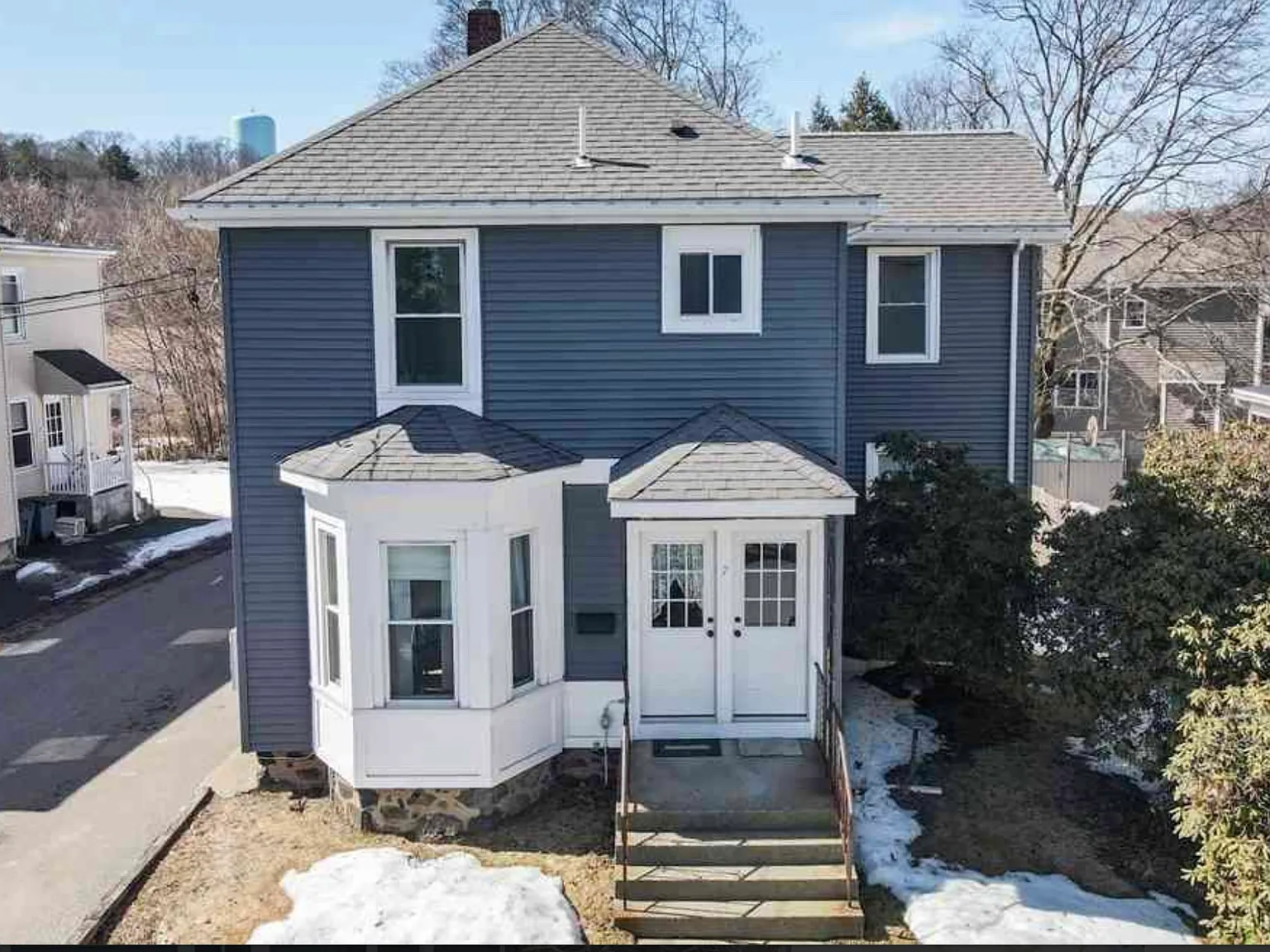 2 bed, 1000 sqft, $3,050 — Photo 2