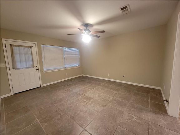 5th image of 609 Cottonwood St #A