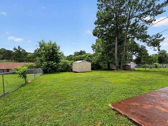 2nd image of 645 Parkrose Rd
