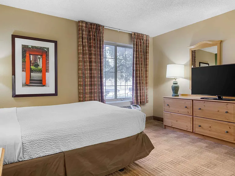 Studio Suite - 1 Queen Bed