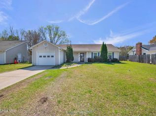 2455 Saddleridge Dr, Midway Park, NC 28544