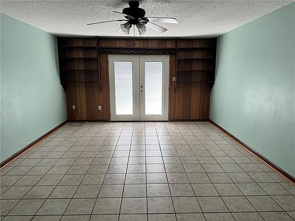 3rd image of 468 Brookmeade Dr