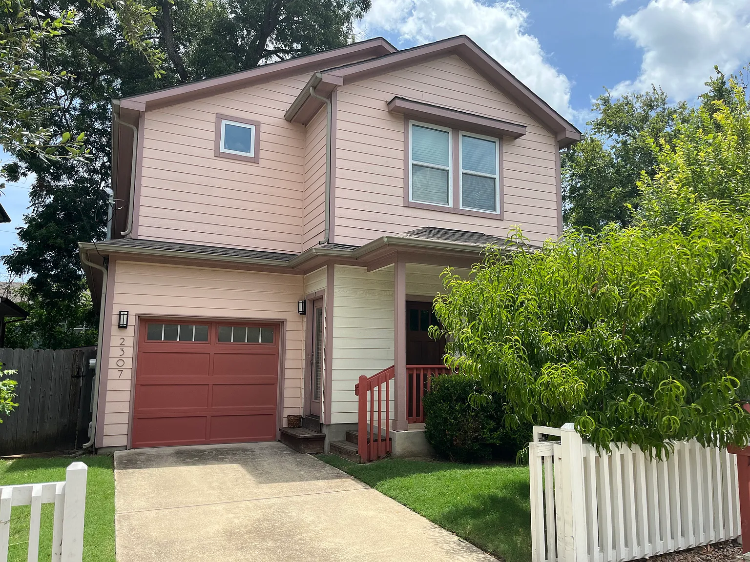 4 bed, 2.5 bath, 1800 sqft, $895 — Photo 2