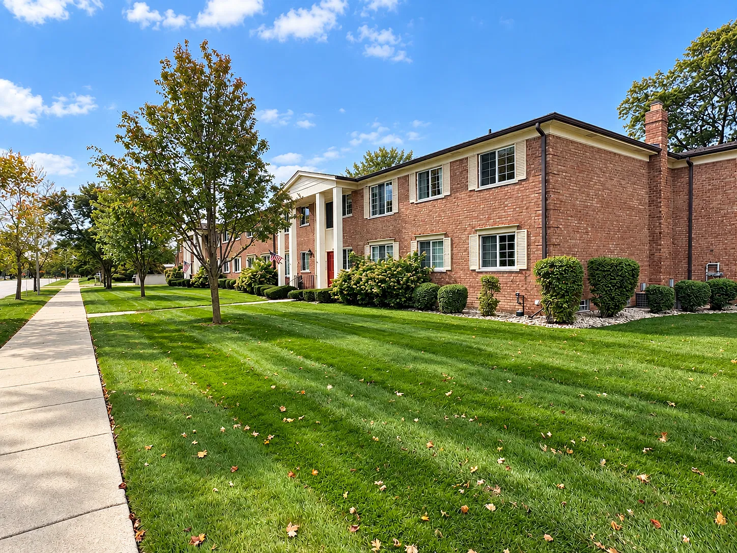 2 bed, 1.5 bath, 860 sqft, $1,700 — Photo 2