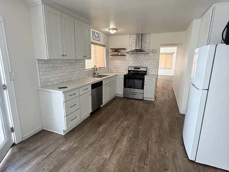 390 Magnolia Cir — Photo 5